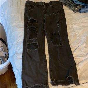 Black American Eagle boyfriend jeans
